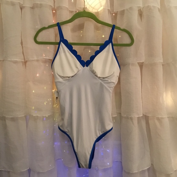 CUPSHE Royal blue scallop edge top swimsuit size Medium - Picture 4 of 5